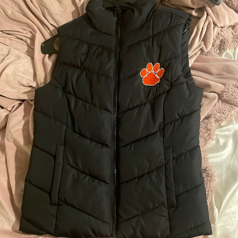 Custom, Aeropostal Tiger Paw Puffer Vest: So cute, especially if you like tigers
